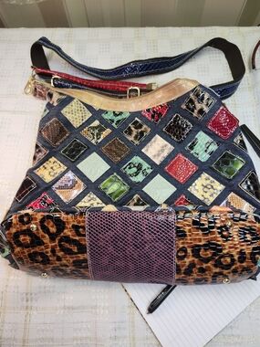 Multicolor Patchwork Shoulder Bag with Mixed Texture Accents